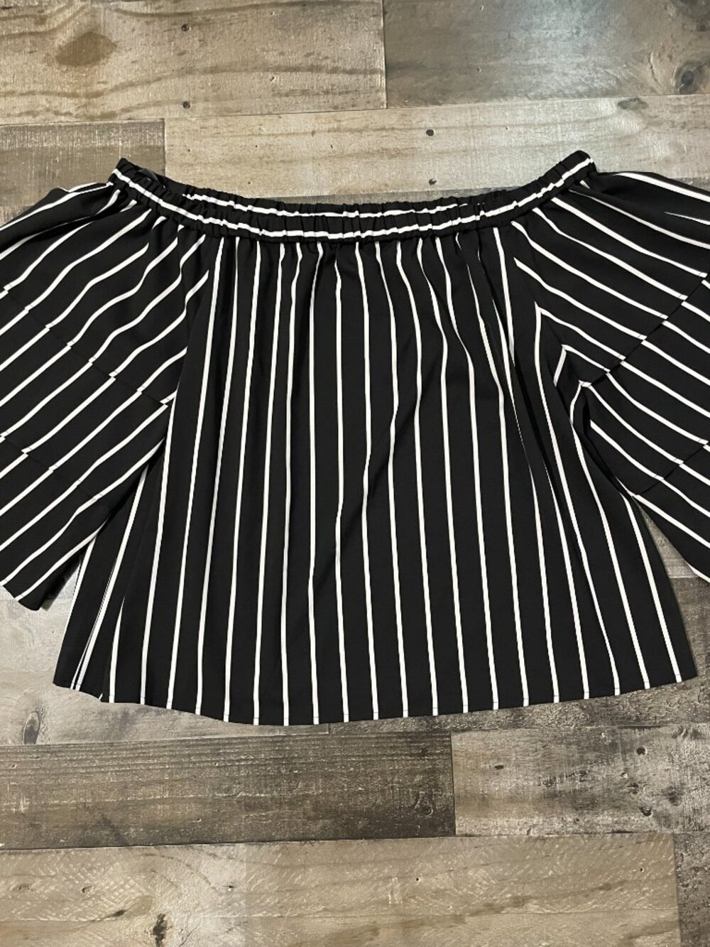 Women’s Chico’s Urban Stripe Off Shoulder Top Black White NWT Size 3 / XL - Picture 7 of 12